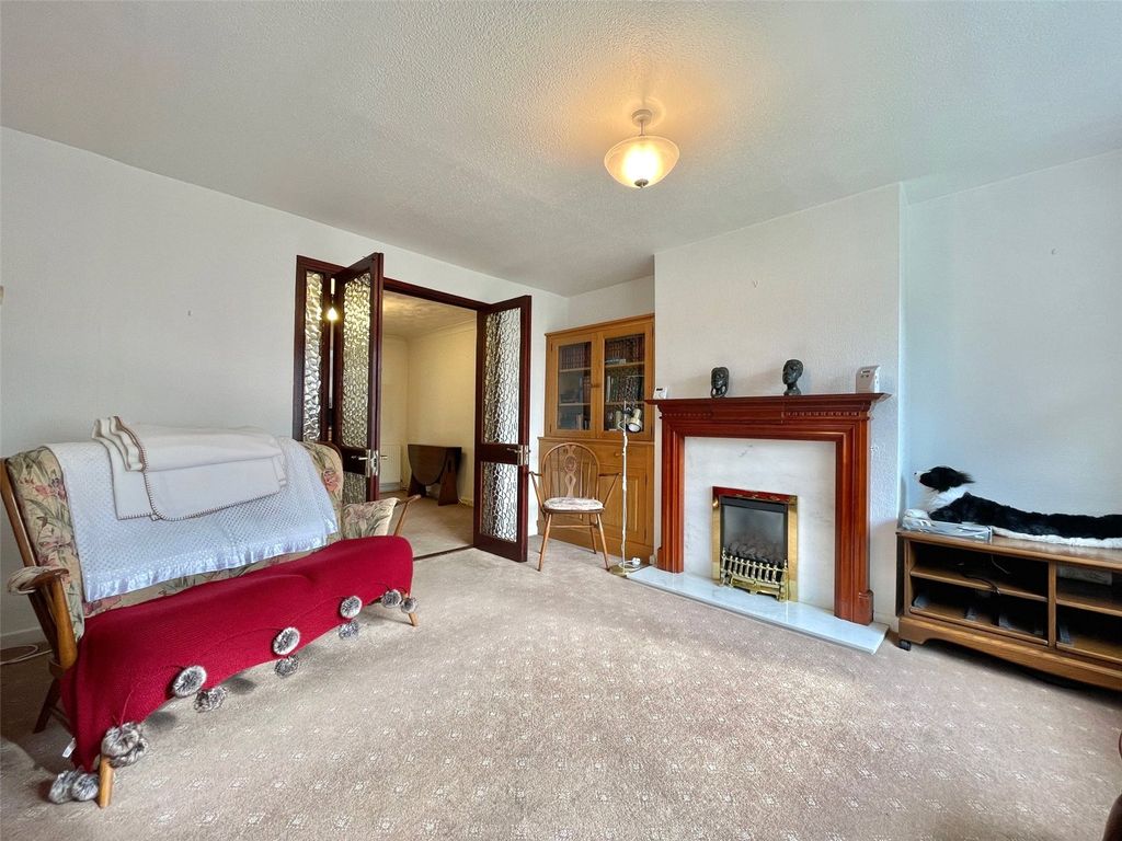 Property photo 2 of 19 Picture No. 12