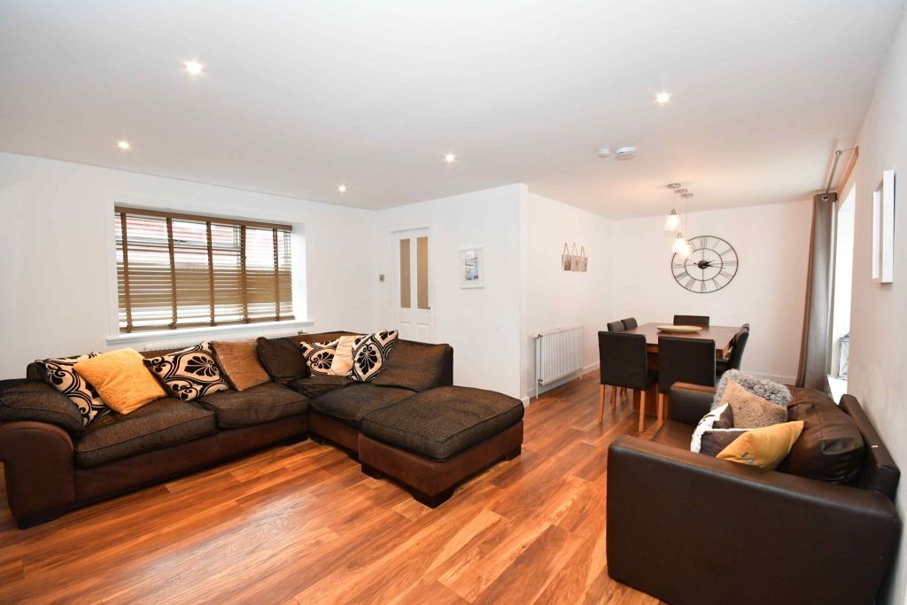 Property photo 2 of 11 Photo