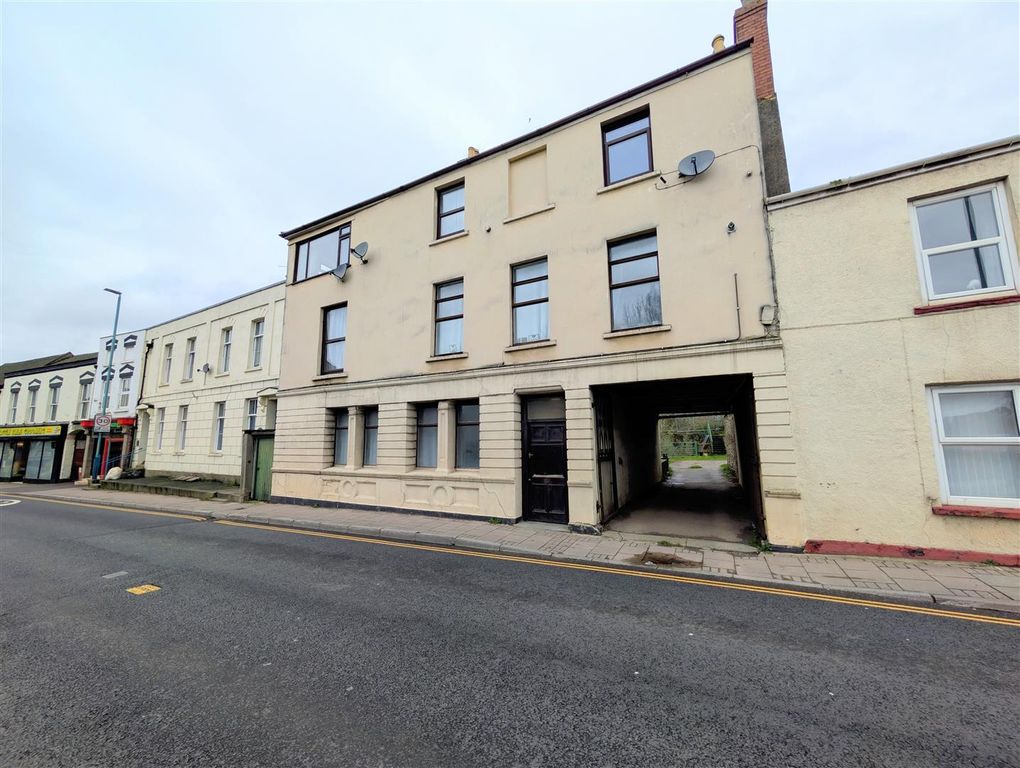 Property photo 1 of 9