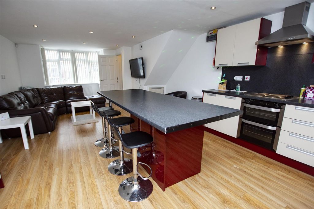 Property photo 1 of 12 Kitchen/ Diner
