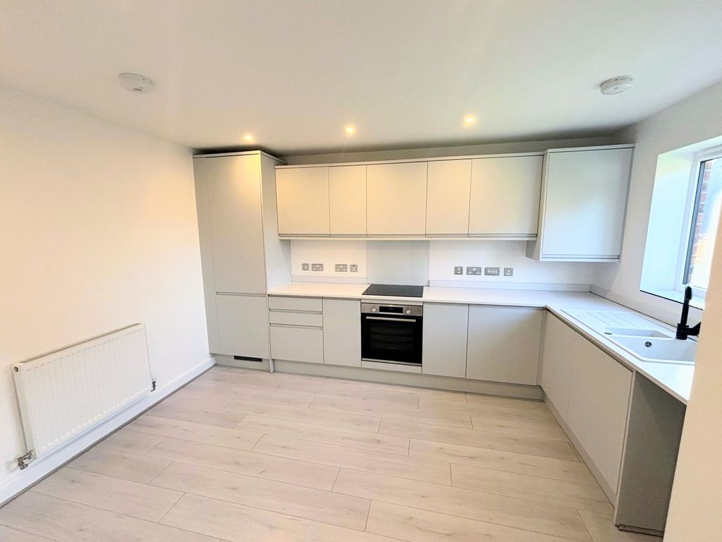 Property photo 2 of 14 Image