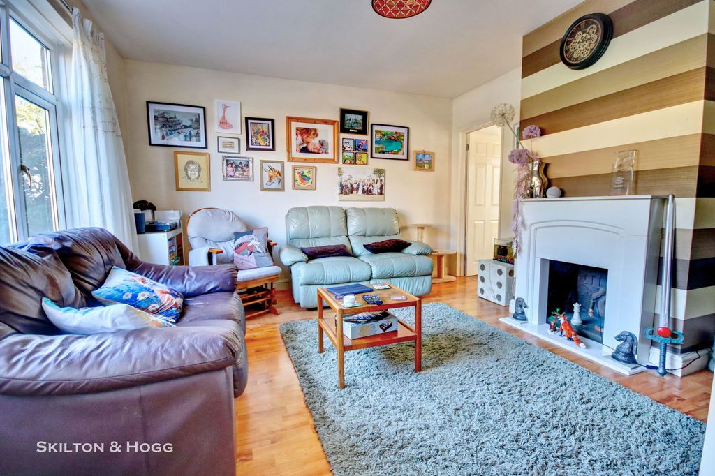 Property photo 3 of 13