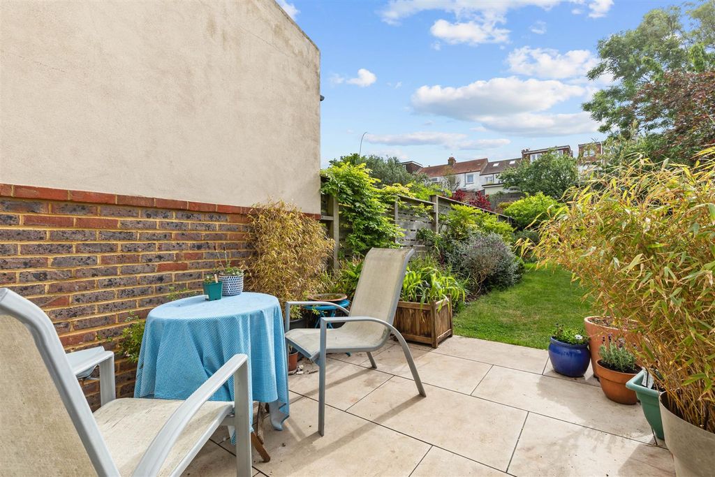 Property photo 3 of 11 Hertford Road-1.Jpg