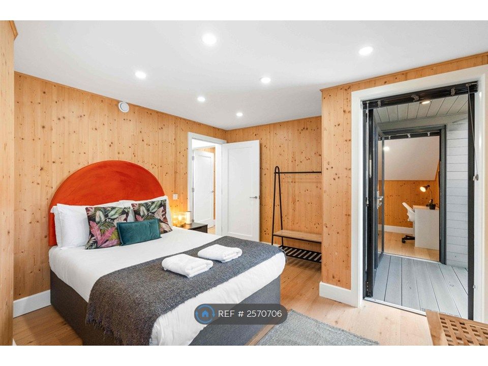 Property photo 2 of 10 Bedroom 1 With Double Bed