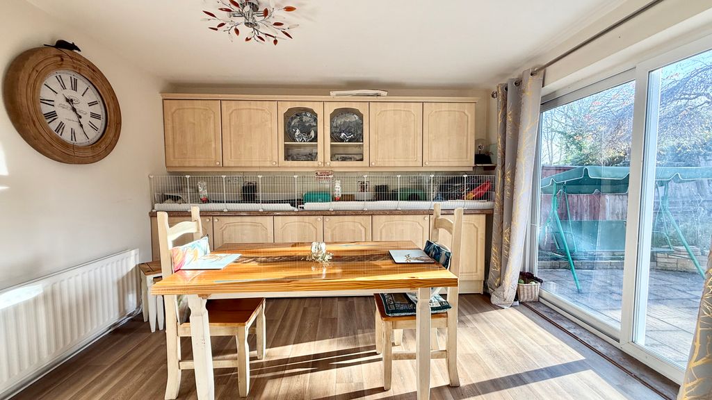 Property photo 3 of 16 Kitchen/Dining Room