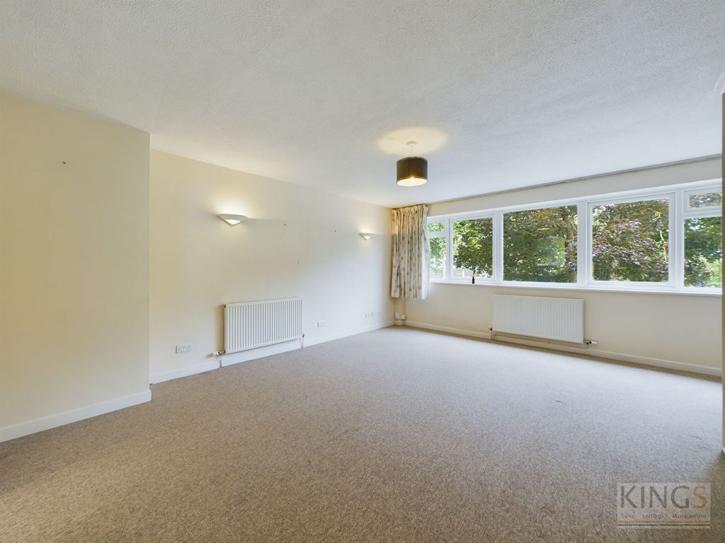 Property photo 2 of 14 Living Room