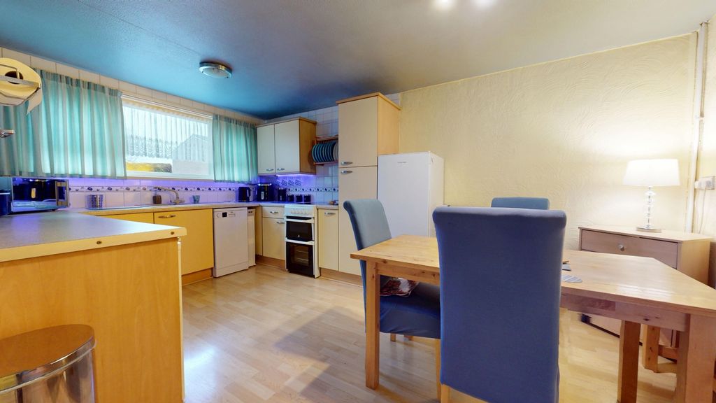 Property photo 2 of 14 4865461