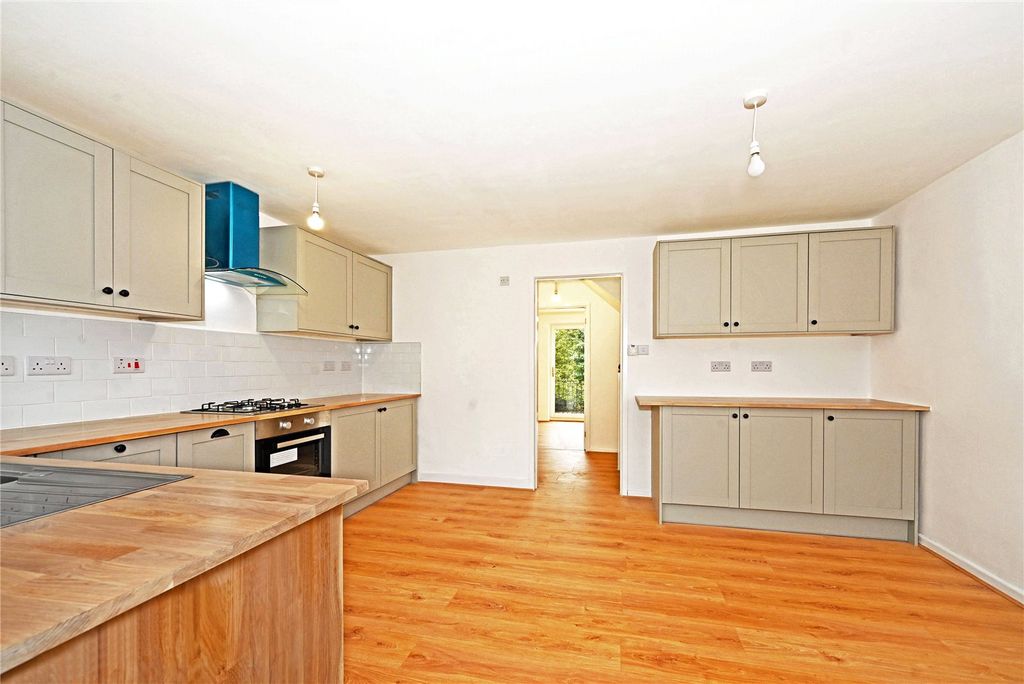 Property photo 2 of 19 Kitchen / Diner