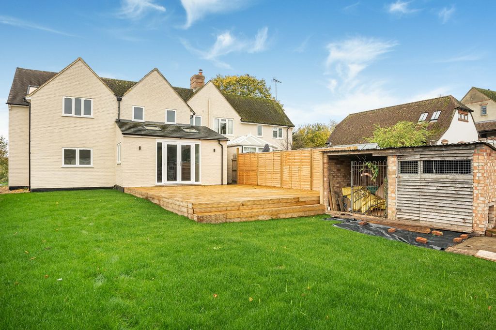 Property photo 2 of 21 Rear