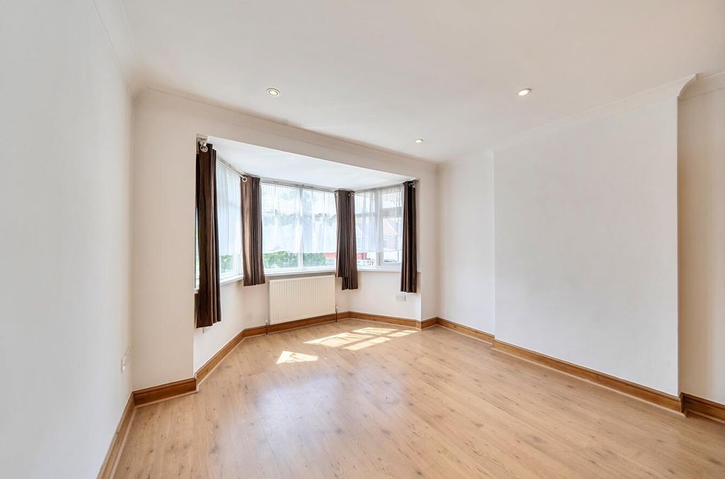 Property photo 3 of 11 Davidson Frost-Wellings, Dfw, Everton Drive, Stanm