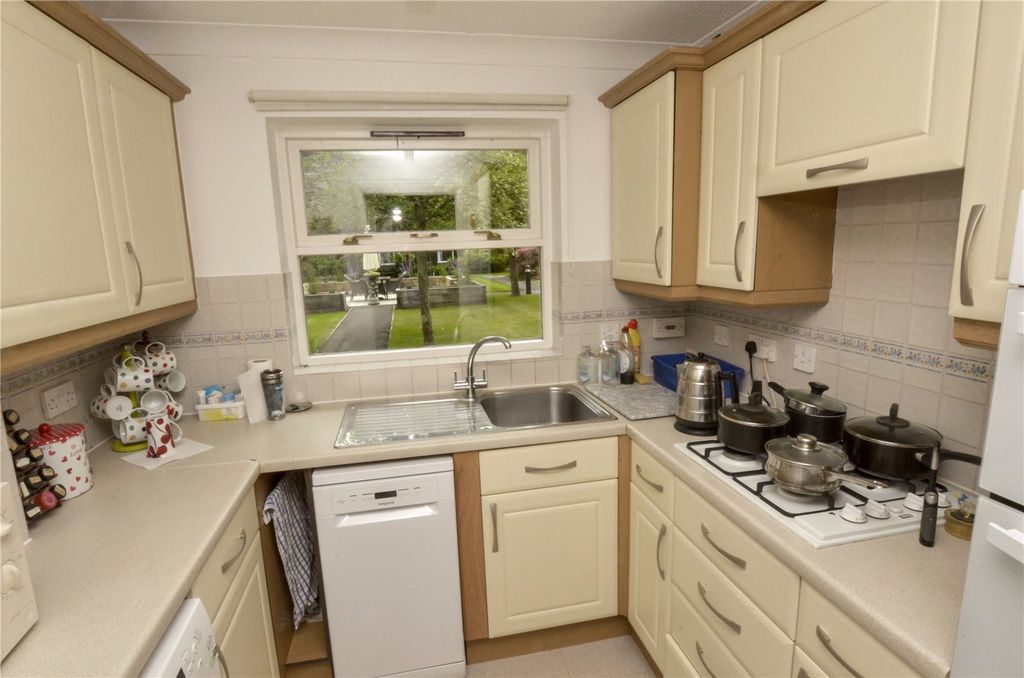 Property photo 3 of 16 Kitchen
