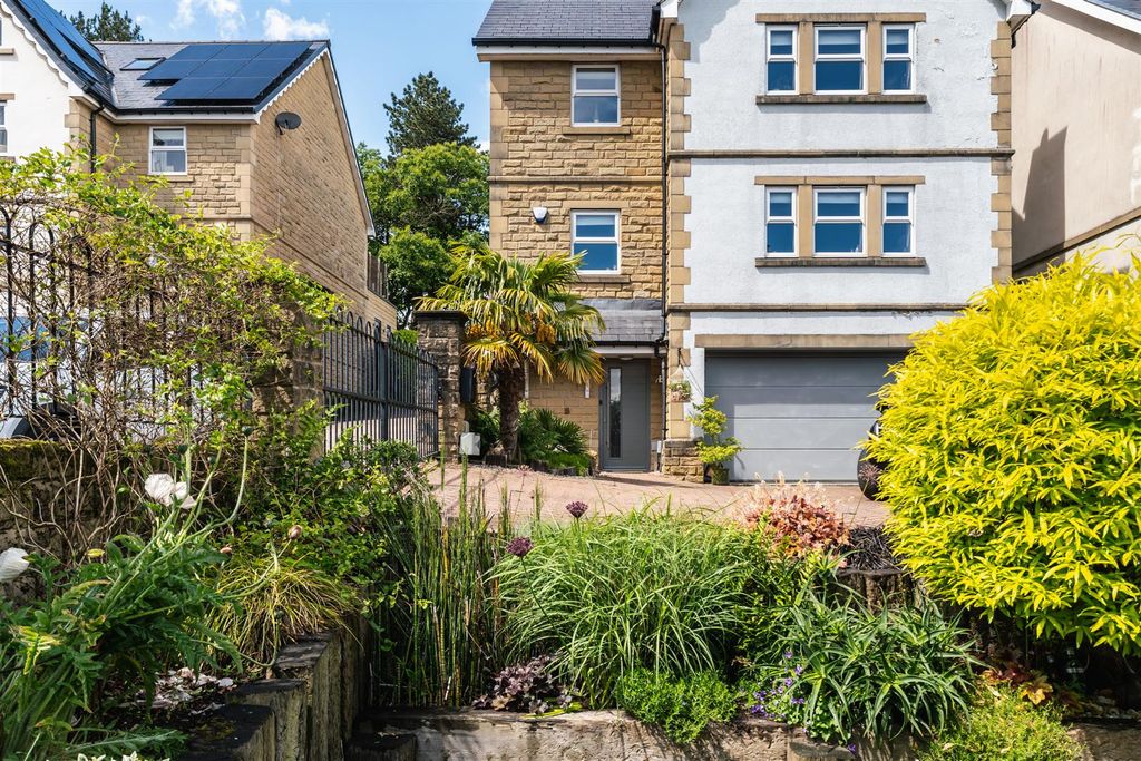 Property photo 3 of 62 Exterior And Gardens