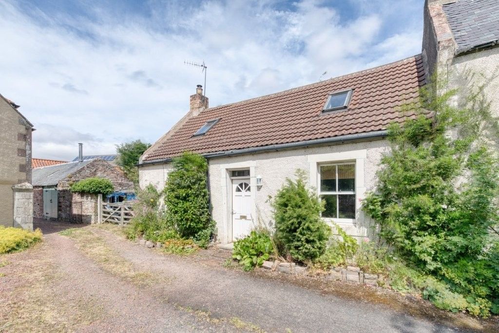 Property photo 2 of 32