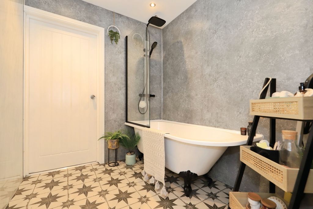 Additional image 10 of 4 bed semi-detached house for saleBruce Road, Kidderminster DY10