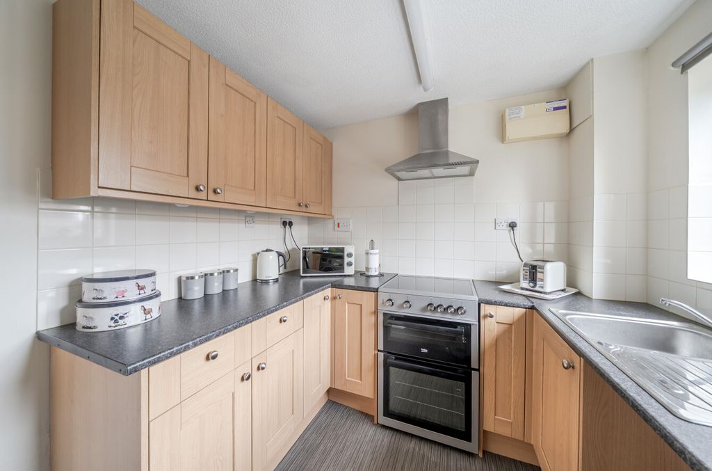 Property photo 2 of 17 1392850-13-6941269Fa586A