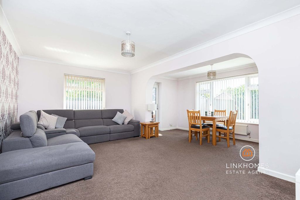 Property photo 3 of 27