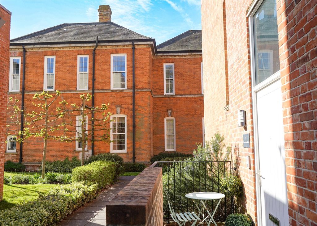 Property photo 3 of 30 Outside Area