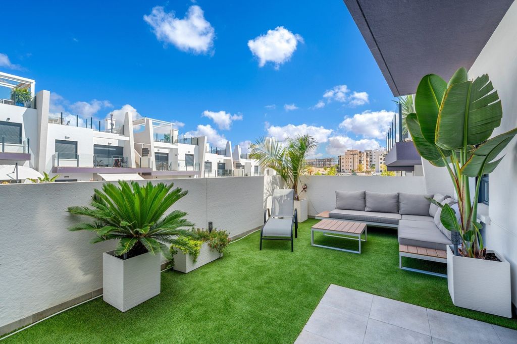 Property photo 2 of 28