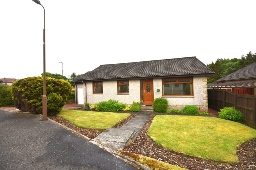 Property photo 2 of 26