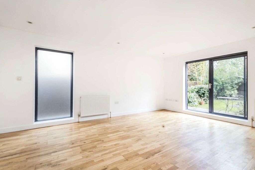 Property photo 3 of 5