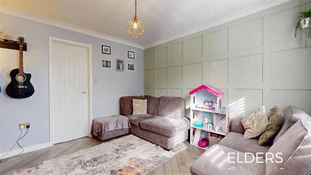 Property photo 3 of 14 Living Room