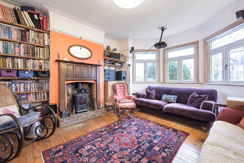 Property photo 2 of 13