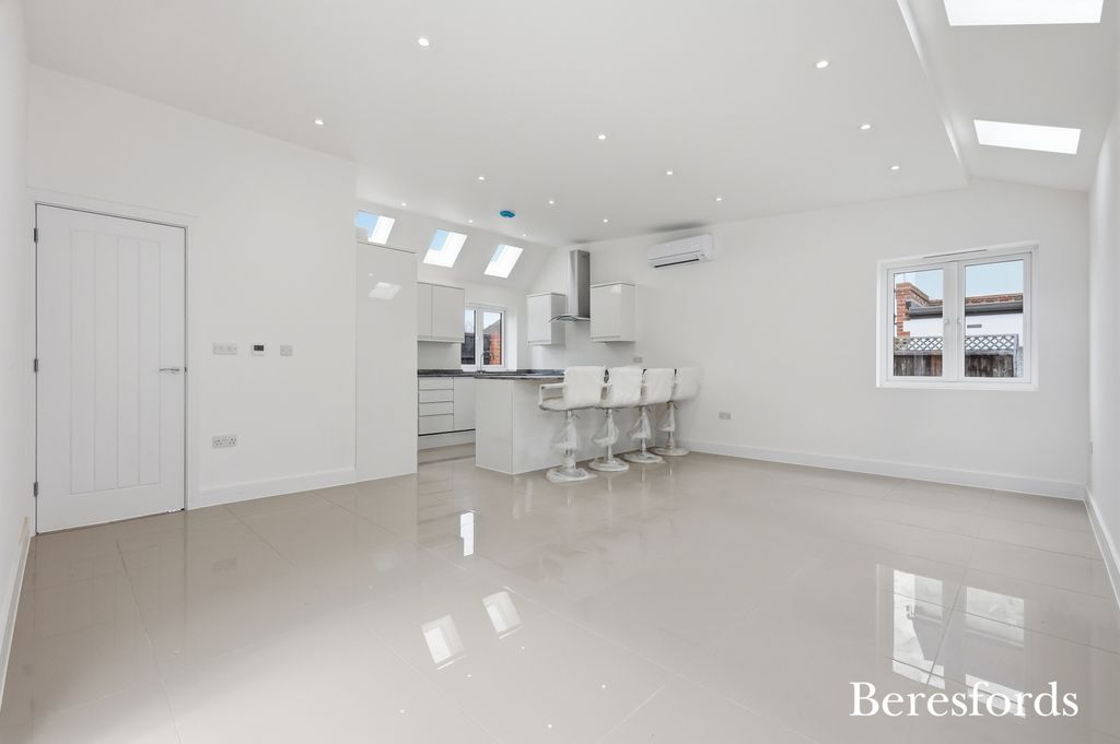 Property photo 3 of 18 Picture No. 20