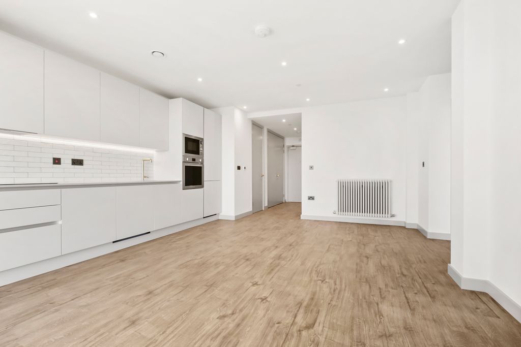 Property photo 2 of 29 Picture No. 04