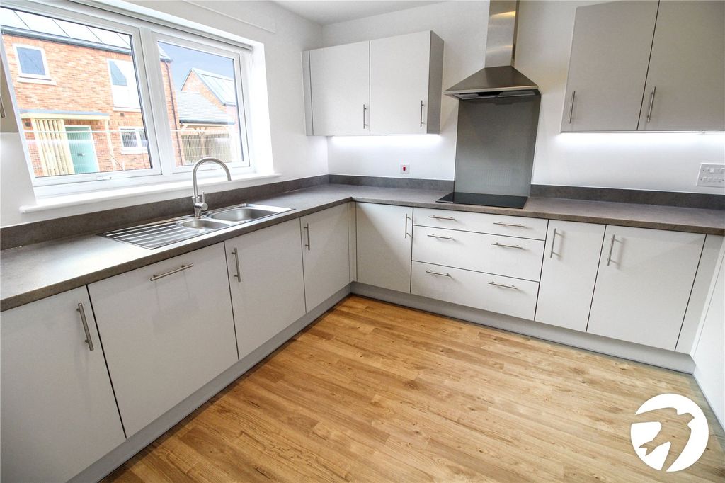 Property photo 2 of 14 Kitchen