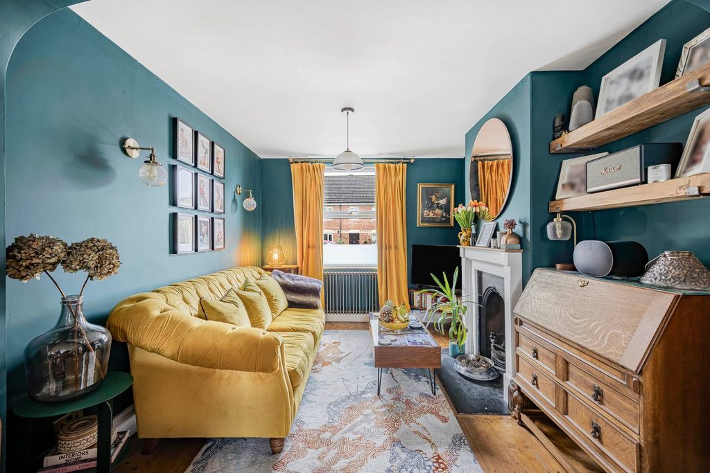 Property photo 2 of 22