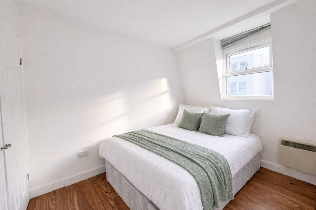 Property photo 1 of 5 Cover