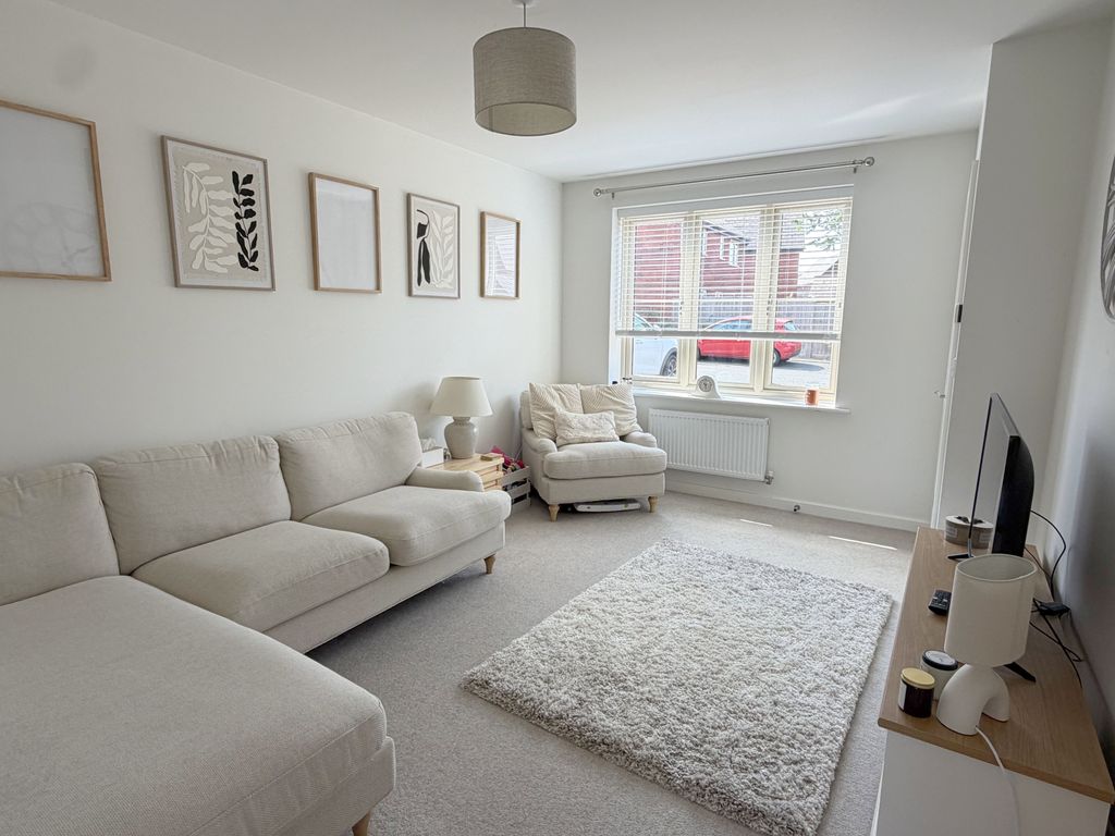 Property photo 2 of 17 Gallery