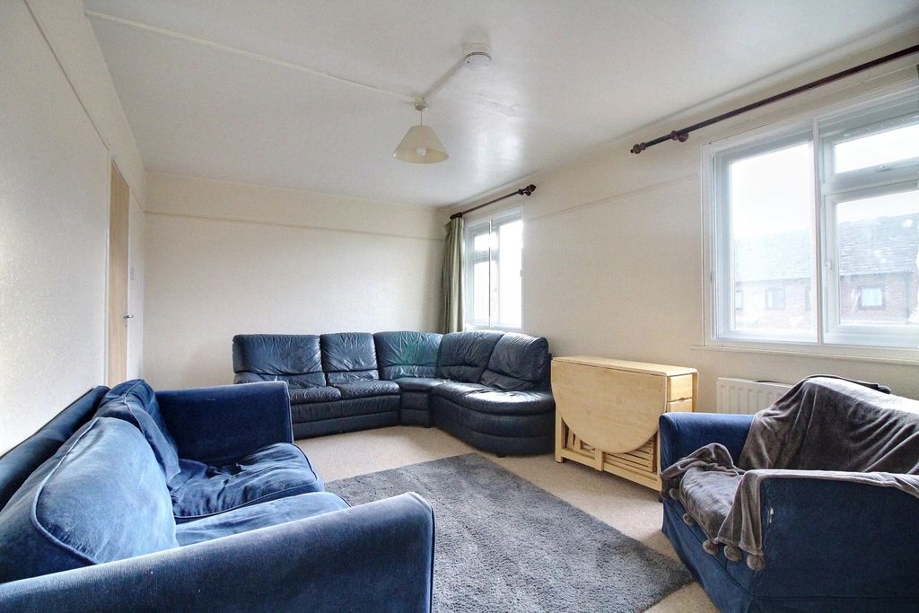 Property photo 2 of 9 Living Room