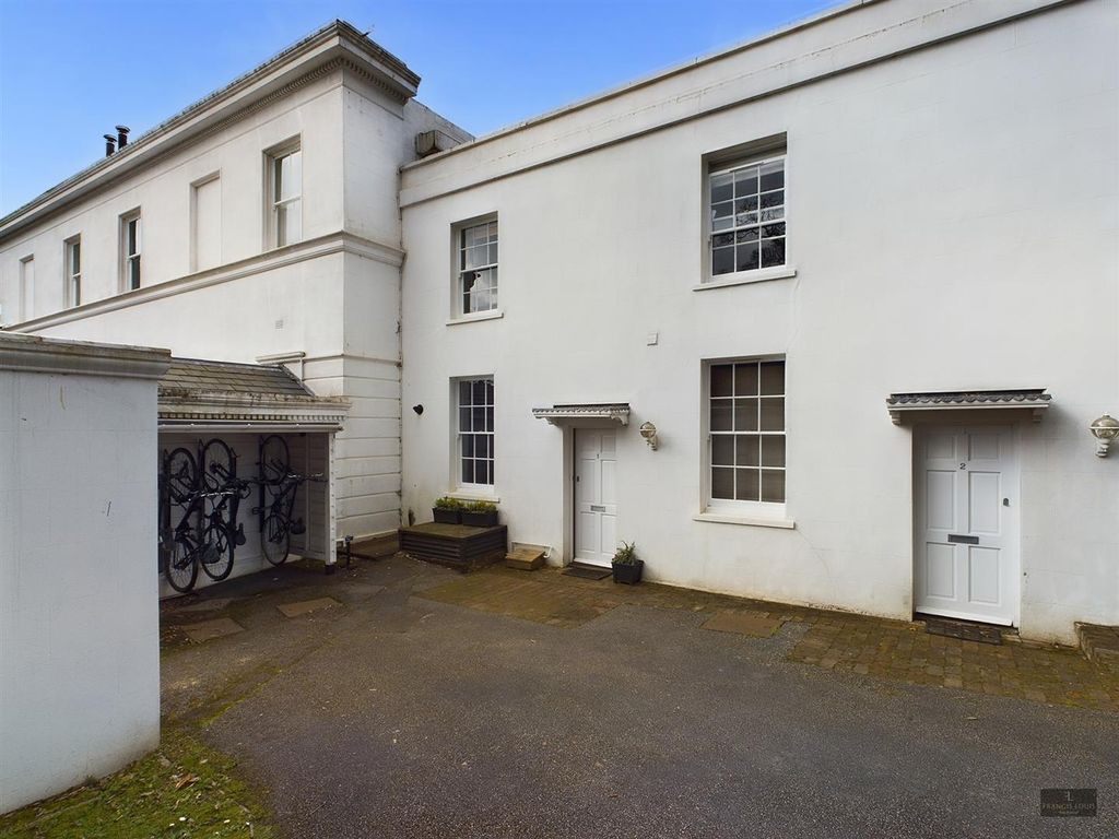 Property photo 3 of 11 Cam01856G0-Pr0018-Still001.Jpg