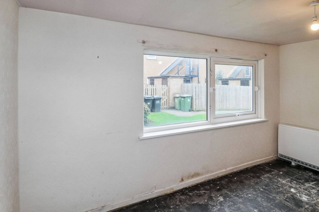 Property photo 3 of 19 113 Firthcliffe Road, Liversedge, West Yorkshire, Wf15 6Hs