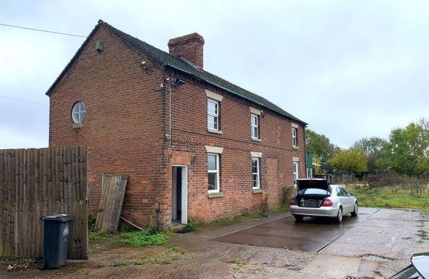 Property photo 2 of 7