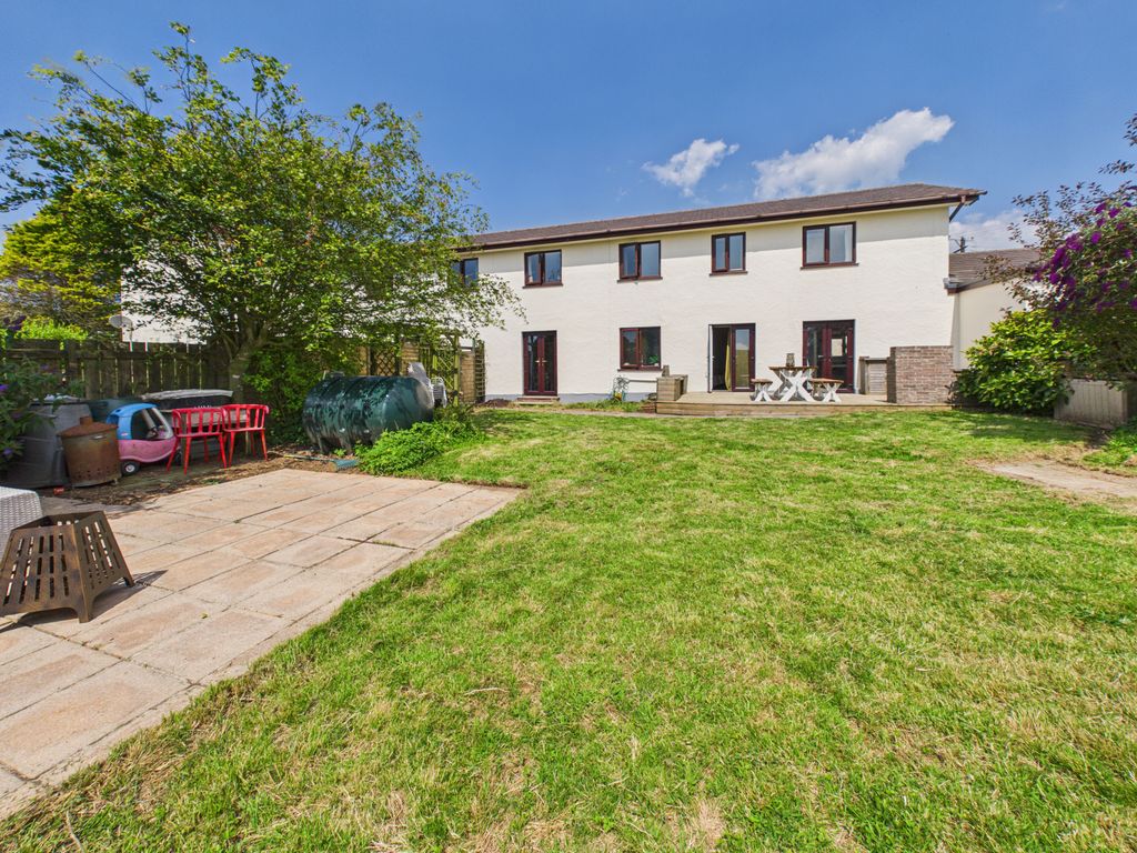 Property photo 2 of 22