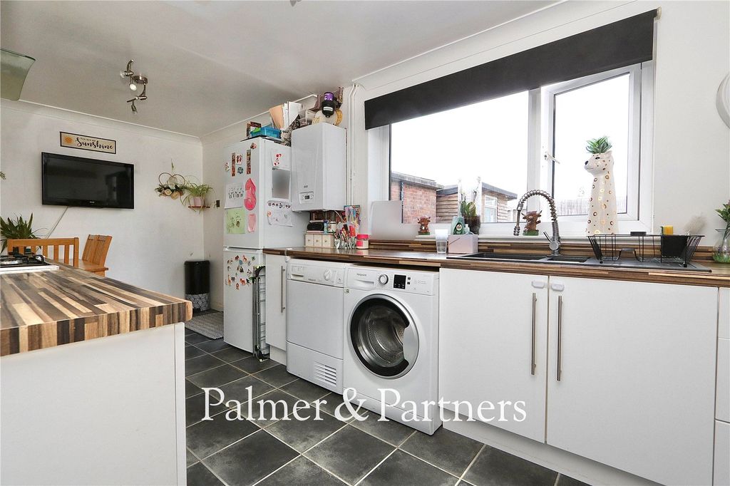 Property photo 3 of 19 Picture No. 05
