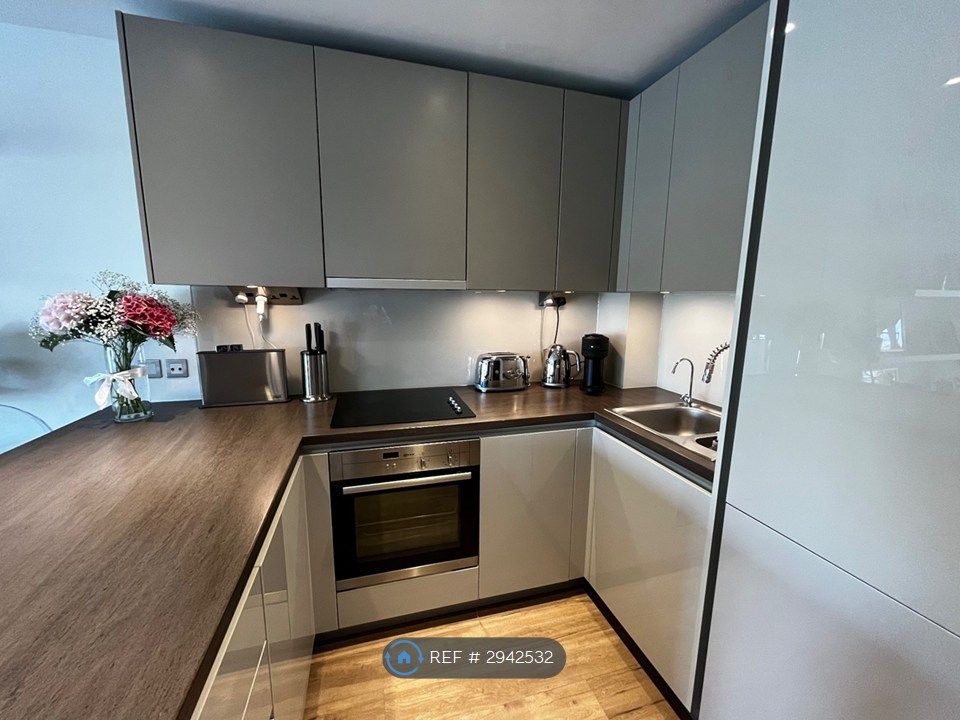 Property photo 3 of 14 Kitchen
