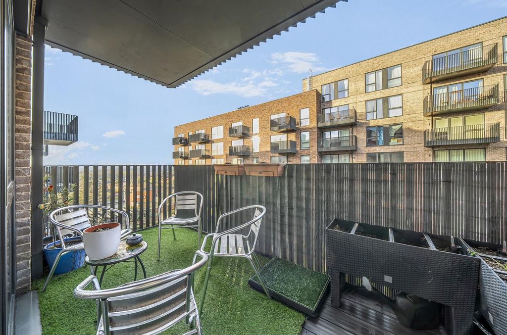 Property photo 3 of 17 Balcony