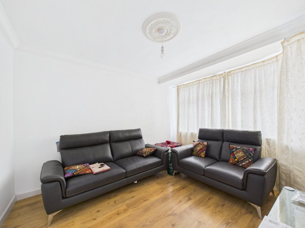 Property photo 3 of 12 Living Room