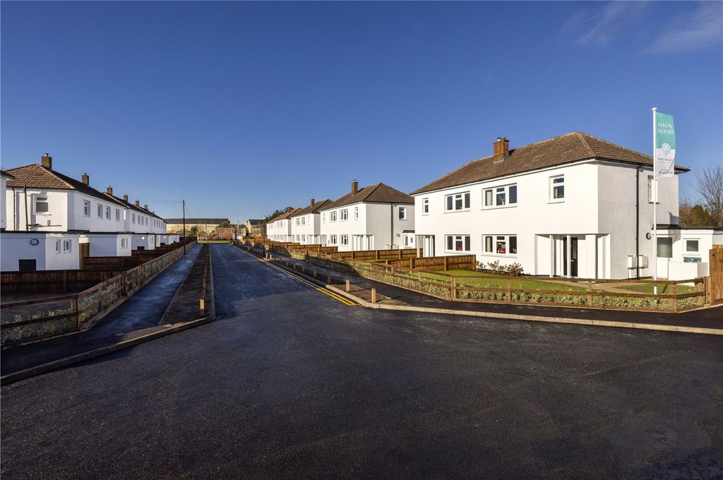 Property photo 2 of 36 Picture No. 42