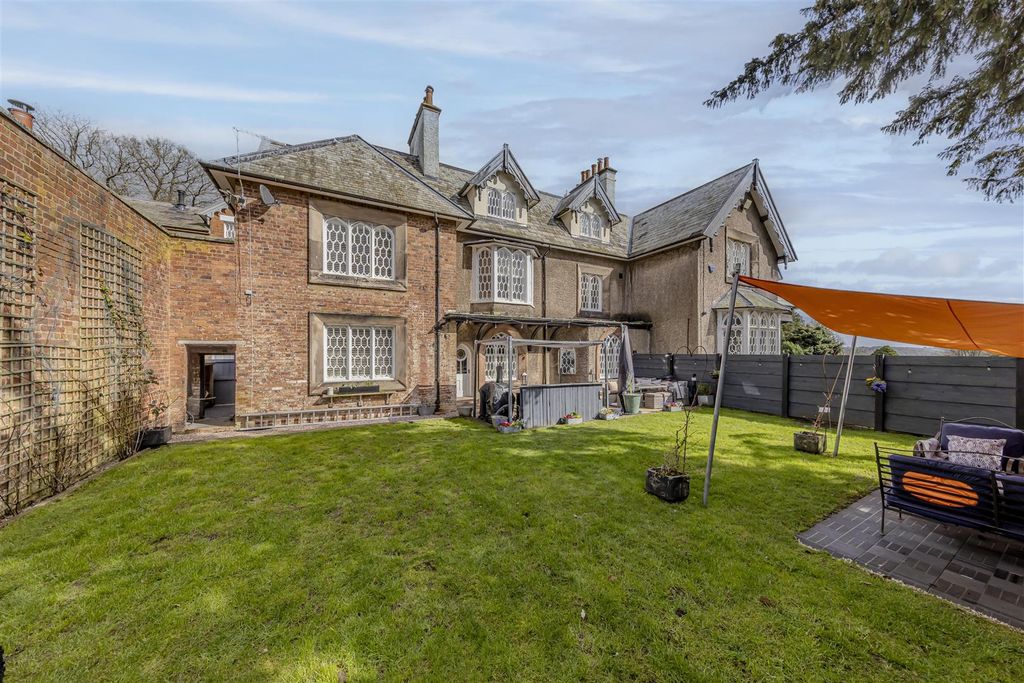 Property photo 1 of 48 Bolton Lodge