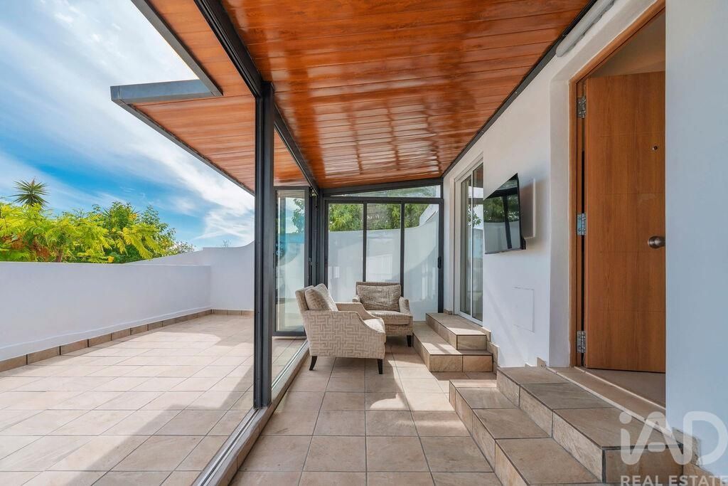 Property photo 3 of 28
