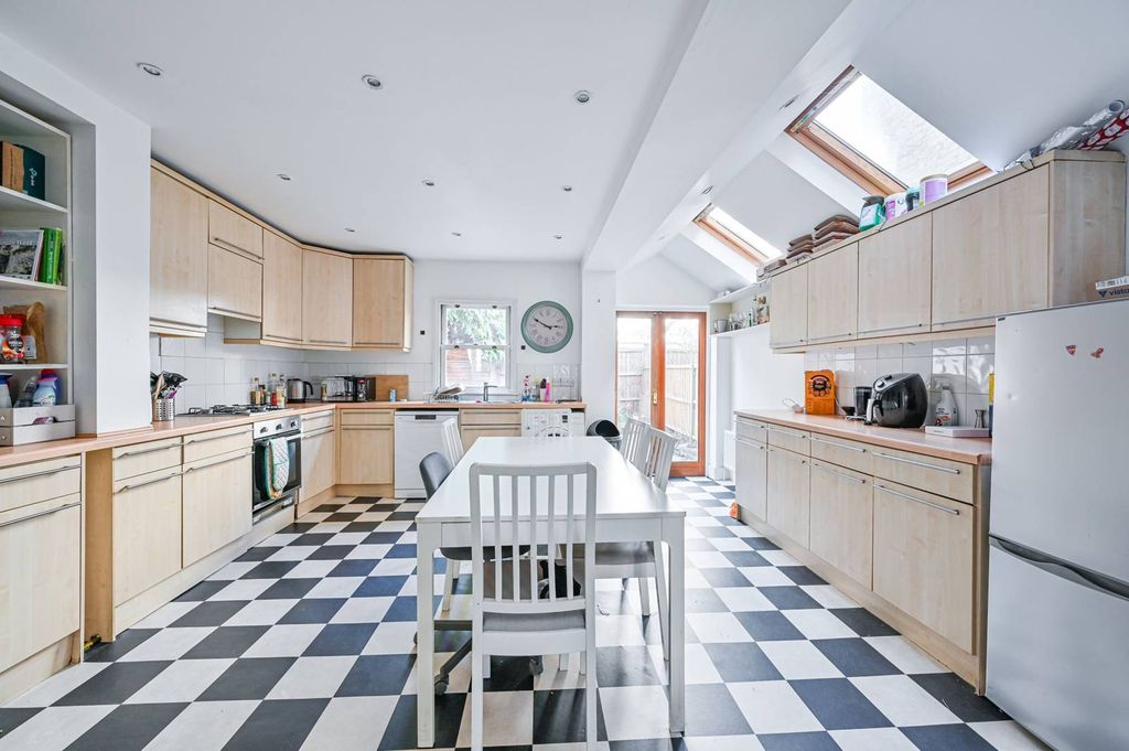 Property photo 2 of 13