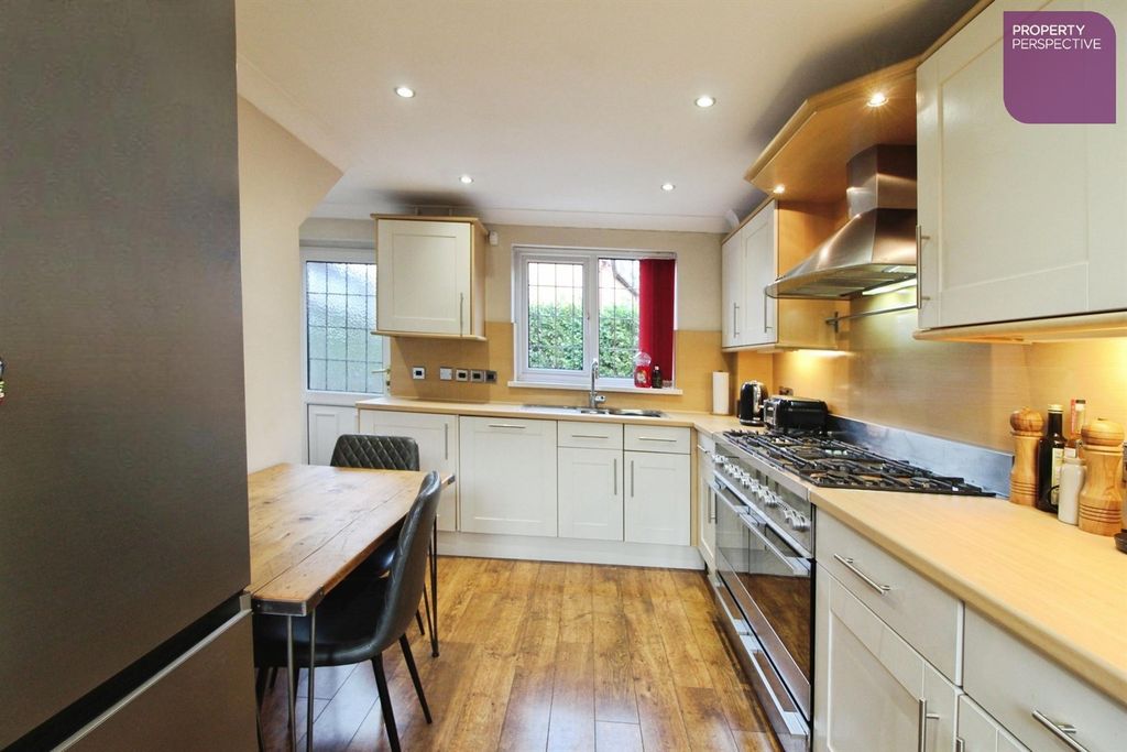 Property photo 3 of 13 Dining Kitchen