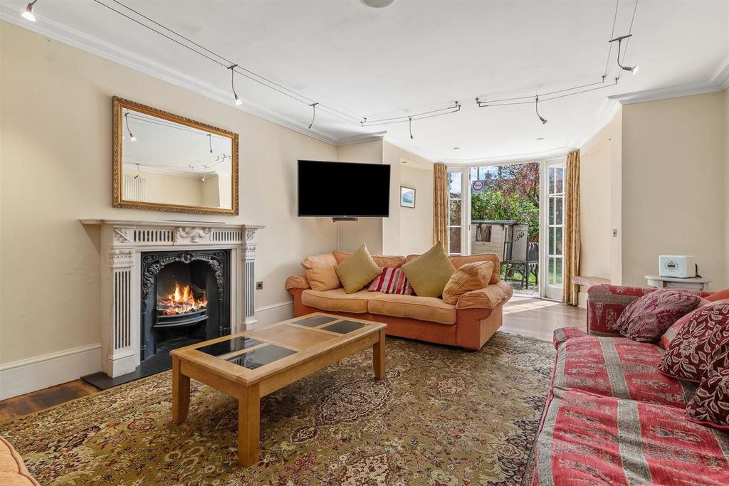 Property photo 3 of 45 Bell Tree House Tenby  -5.Jpg