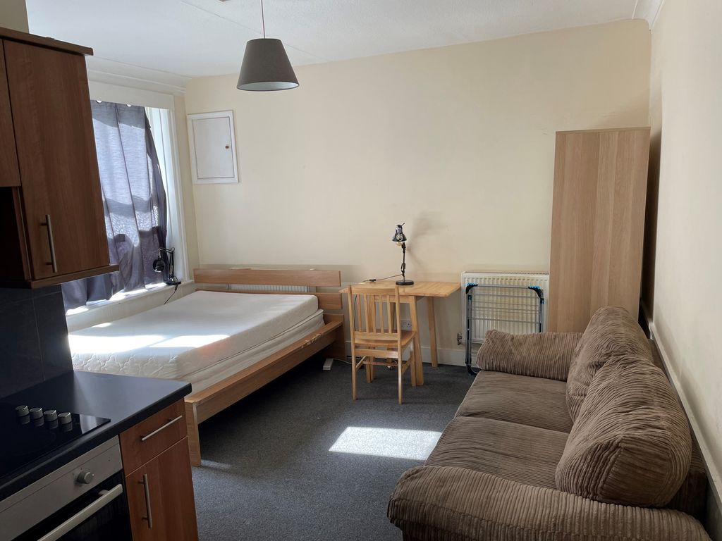 Property photo 1 of 4