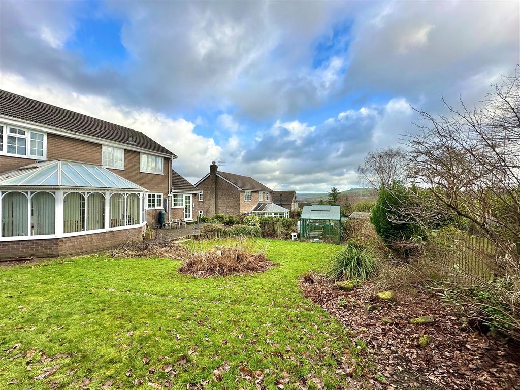 Property photo 2 of 22