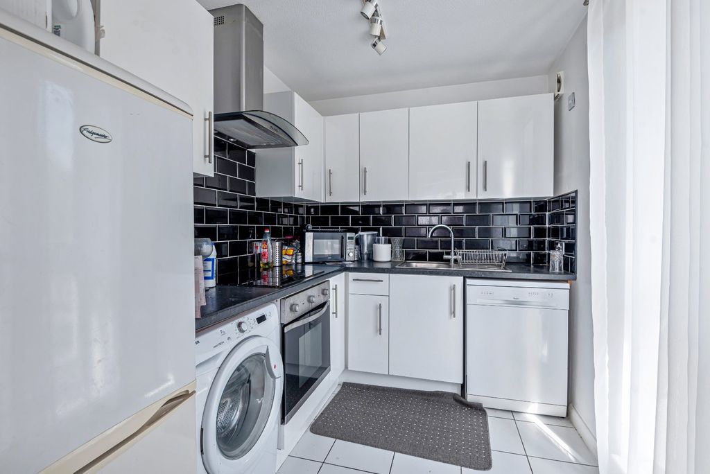 Property photo 3 of 7 Picture No. 05